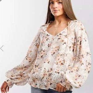 Buckle - Daytrip floral top. Worn 2 times.